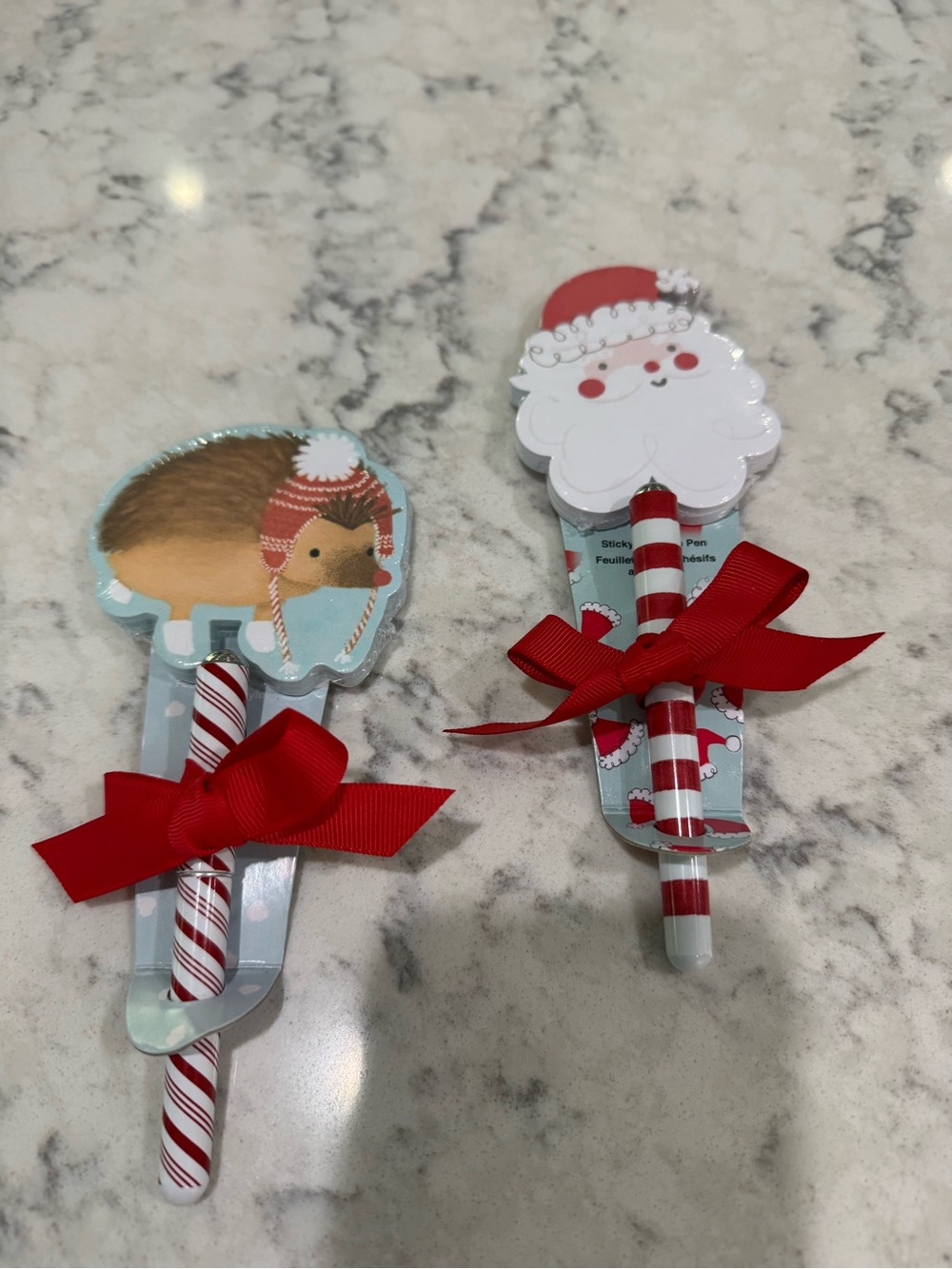 Christmas Hedgehog & Santa notepad andPen Set - Red Accents NWT